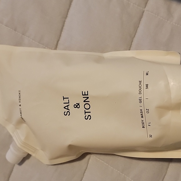 Salt & Stone Body Wash Set NEW - Picture 2 of 3